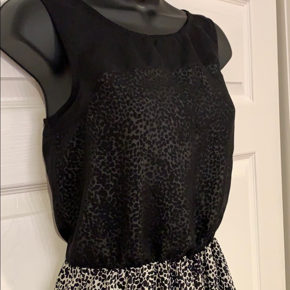 Flirty Black & White Summer Dress - Picture 5 of 10